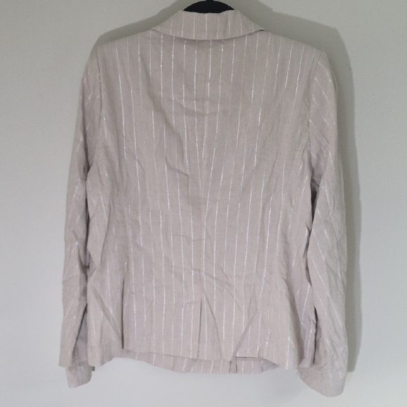 LC Lauren Conrad Silver and Cream Blazer with Tailored Silhouette - Picture 5 of 6